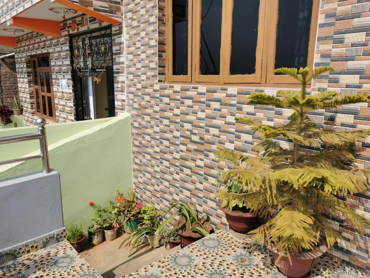 Natures Treat Homestay Tānsen エクステリア 写真