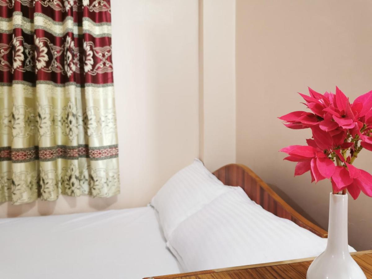 Natures Treat Homestay Tānsen エクステリア 写真