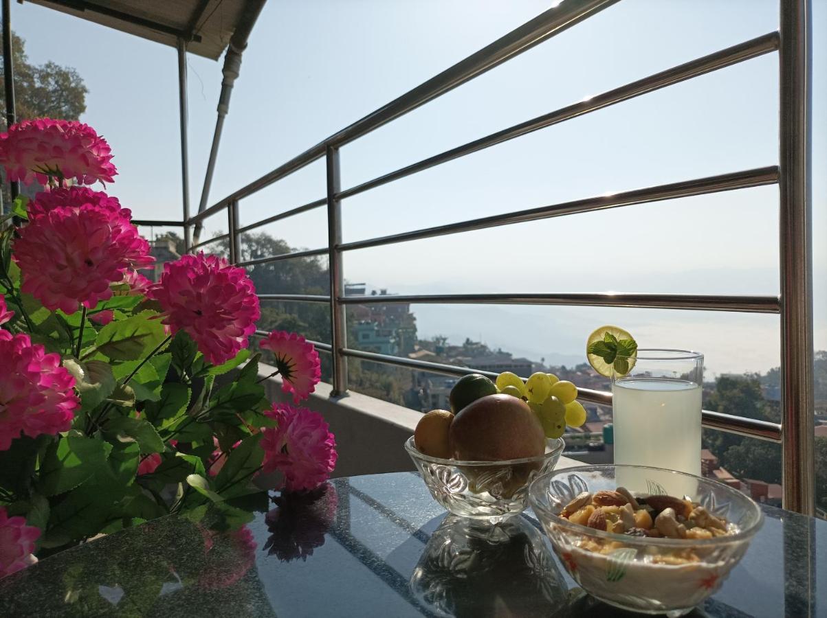 Natures Treat Homestay Tānsen エクステリア 写真