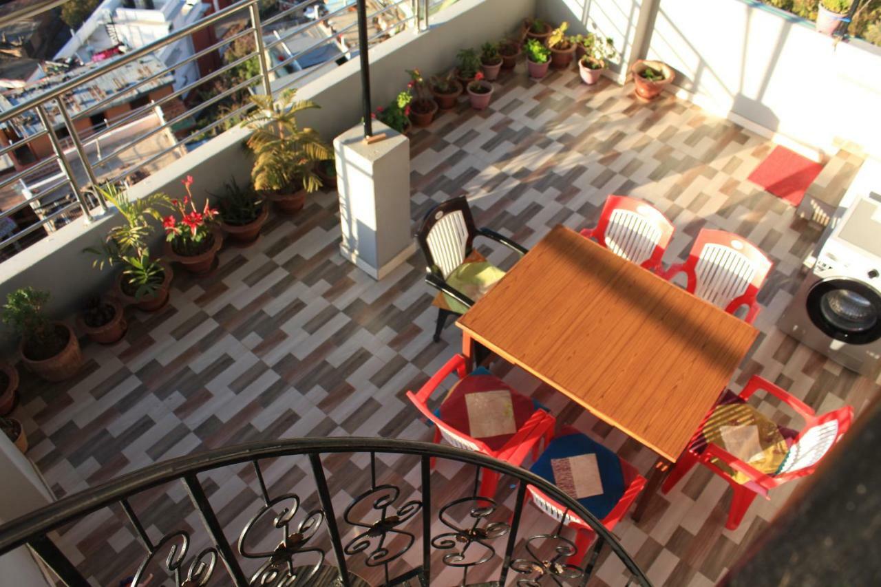 Natures Treat Homestay Tānsen エクステリア 写真